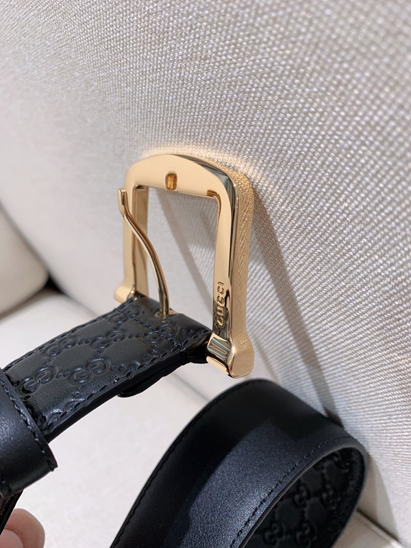 スーパーコピーグッチベルト着用イメージ